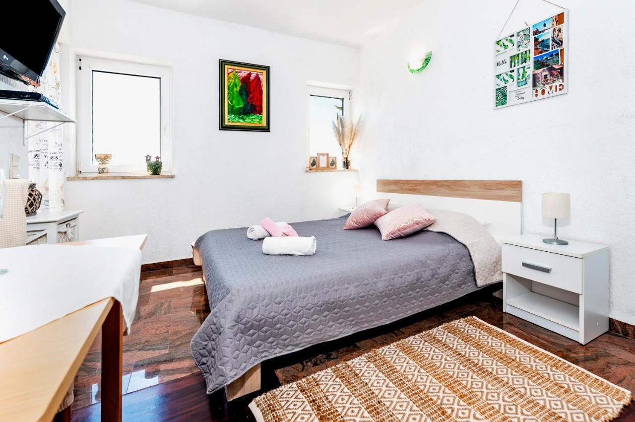Rooms Daria Rovinj Exterior photo
